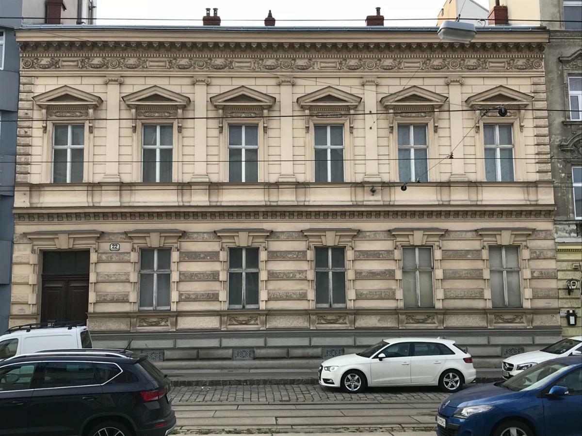88m² Grosses Im 1. Stock Apartment *